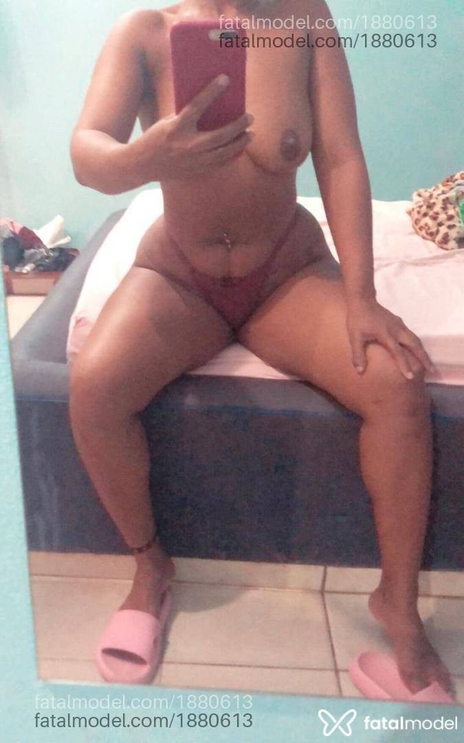 Acompanhante mulher com cabelo castanho de olhos pretos em Pirassununga Acompanhante mulher com cabelo castanho de olhos pretos em Pirassununga - Yara Meneze