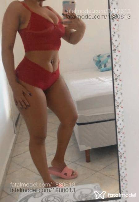 Acompanhante mulher com cabelo castanho de olhos pretos em Pirassununga Acompanhante mulher com cabelo castanho de olhos pretos em Pirassununga - Yara Meneze
