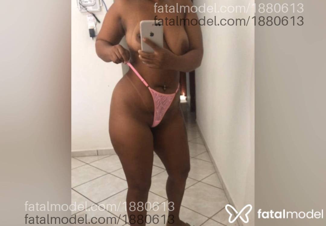 Acompanhante mulher com cabelo castanho de olhos pretos em Pirassununga - Yara Meneze