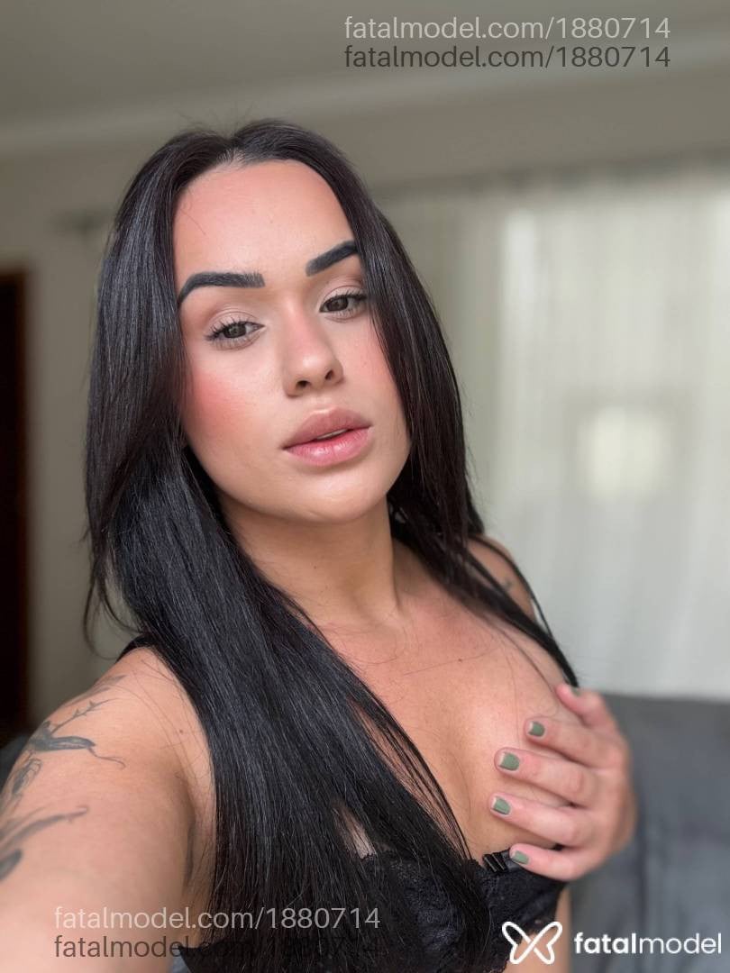 Acompanhante mulher com cabelo castanho de olhos castanhos em Goiânia - Julia