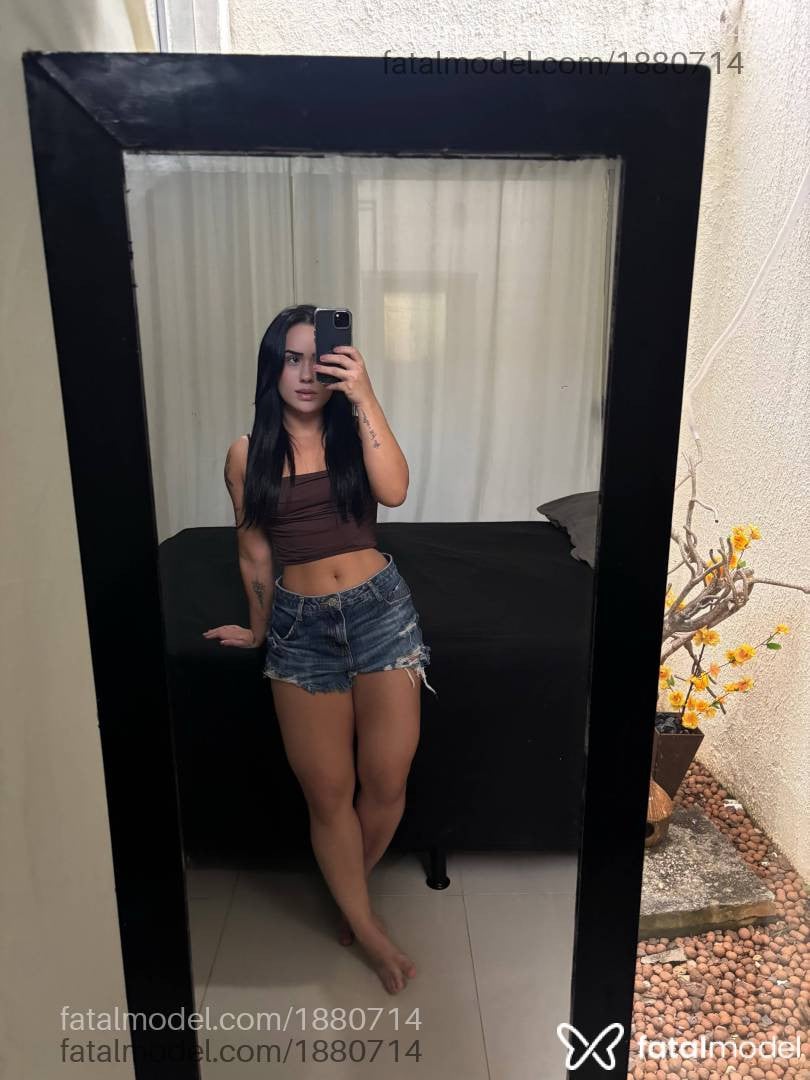 Acompanhante mulher com cabelo castanho de olhos castanhos em Goiânia - Julia