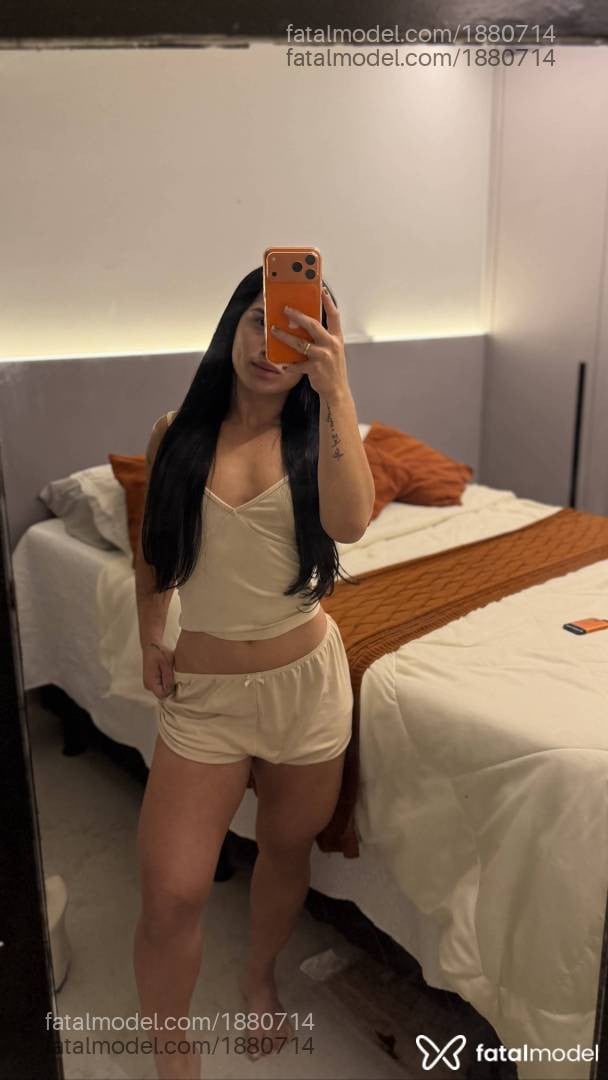 Acompanhante mulher com cabelo castanho de olhos castanhos - Julia