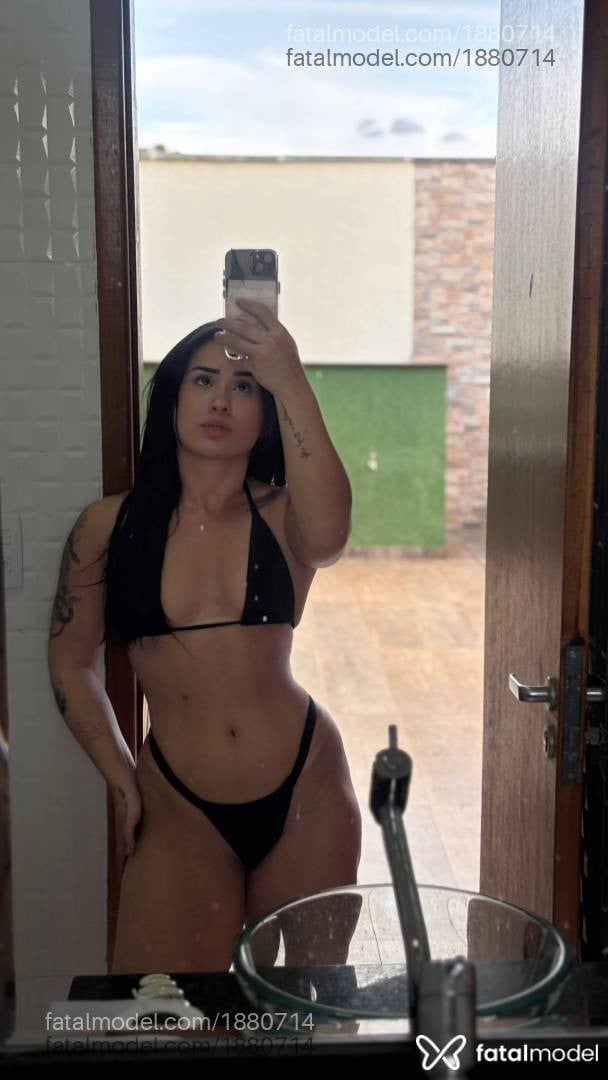 Acompanhante mulher com cabelo castanho de olhos castanhos em Goiânia - Julia