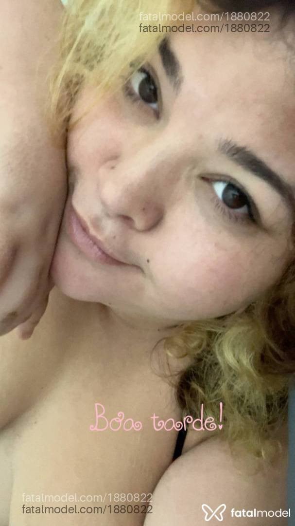 Acompanhante mulher com cabelo colorido de olhos castanhos em Rio de Janeiro - Yvi Valentinny
