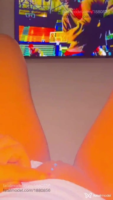 Acompanhante mulher morena (o) de olhos castanhos - Estrela Acompanhante mulher morena (o) de olhos castanhos - Estrela