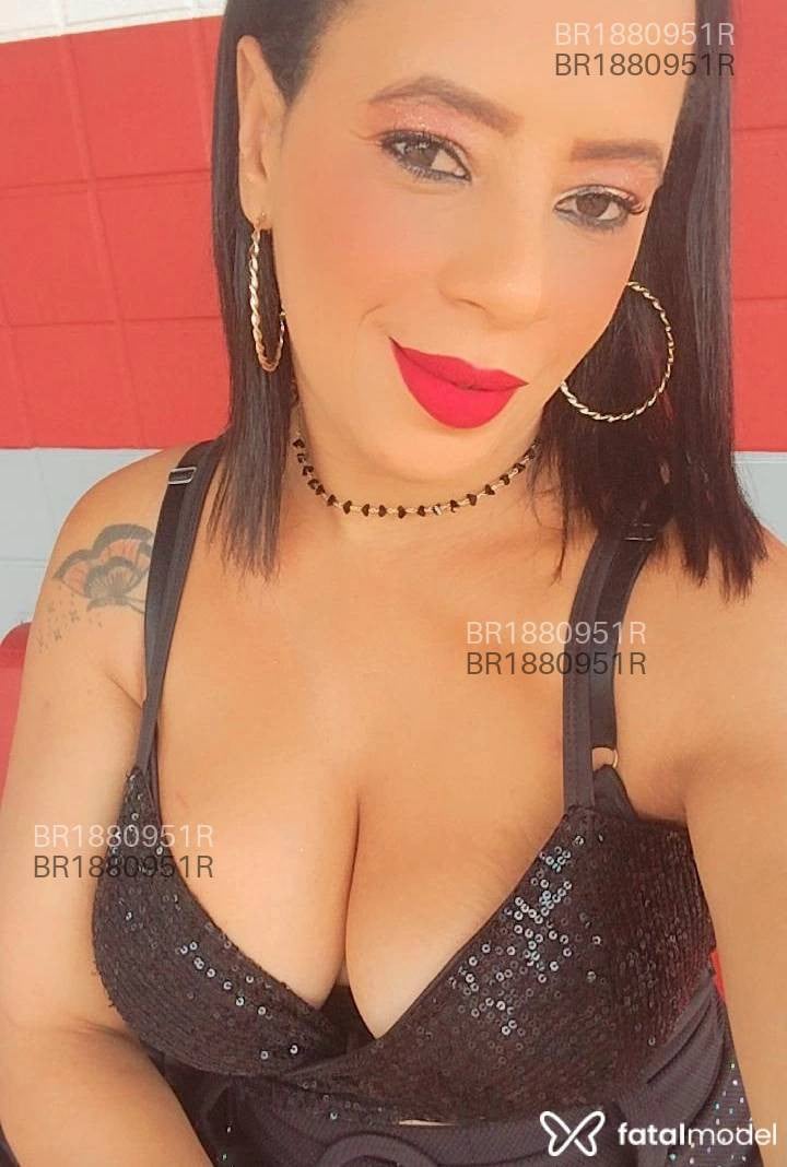 Acompanhante mulher com cabelo castanho de olhos castanhos em Ribeirão Preto - Karolina