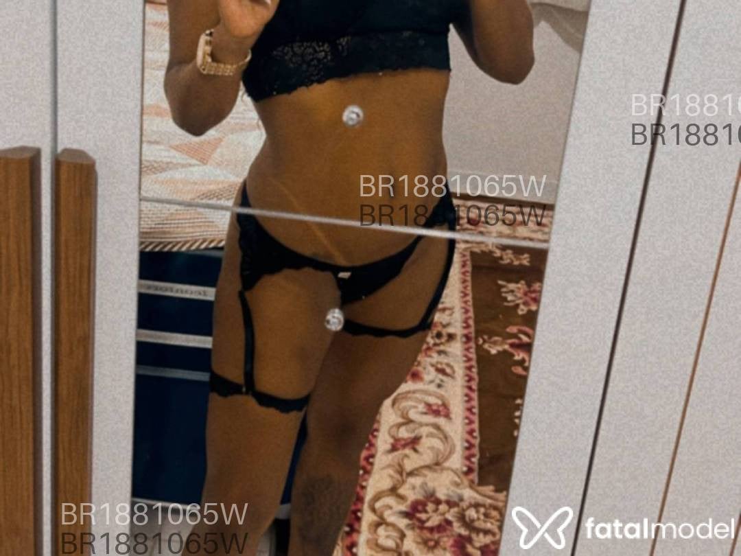 Acompanhante mulher com cabelo castanho de olhos castanhos em Colatina Acompanhante mulher com cabelo castanho de olhos castanhos em Colatina - Jussara