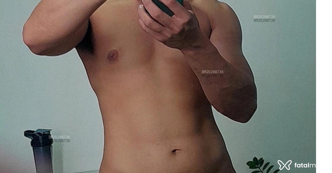 Acompanhante homem morena (o) de olhos castanhos - Gael