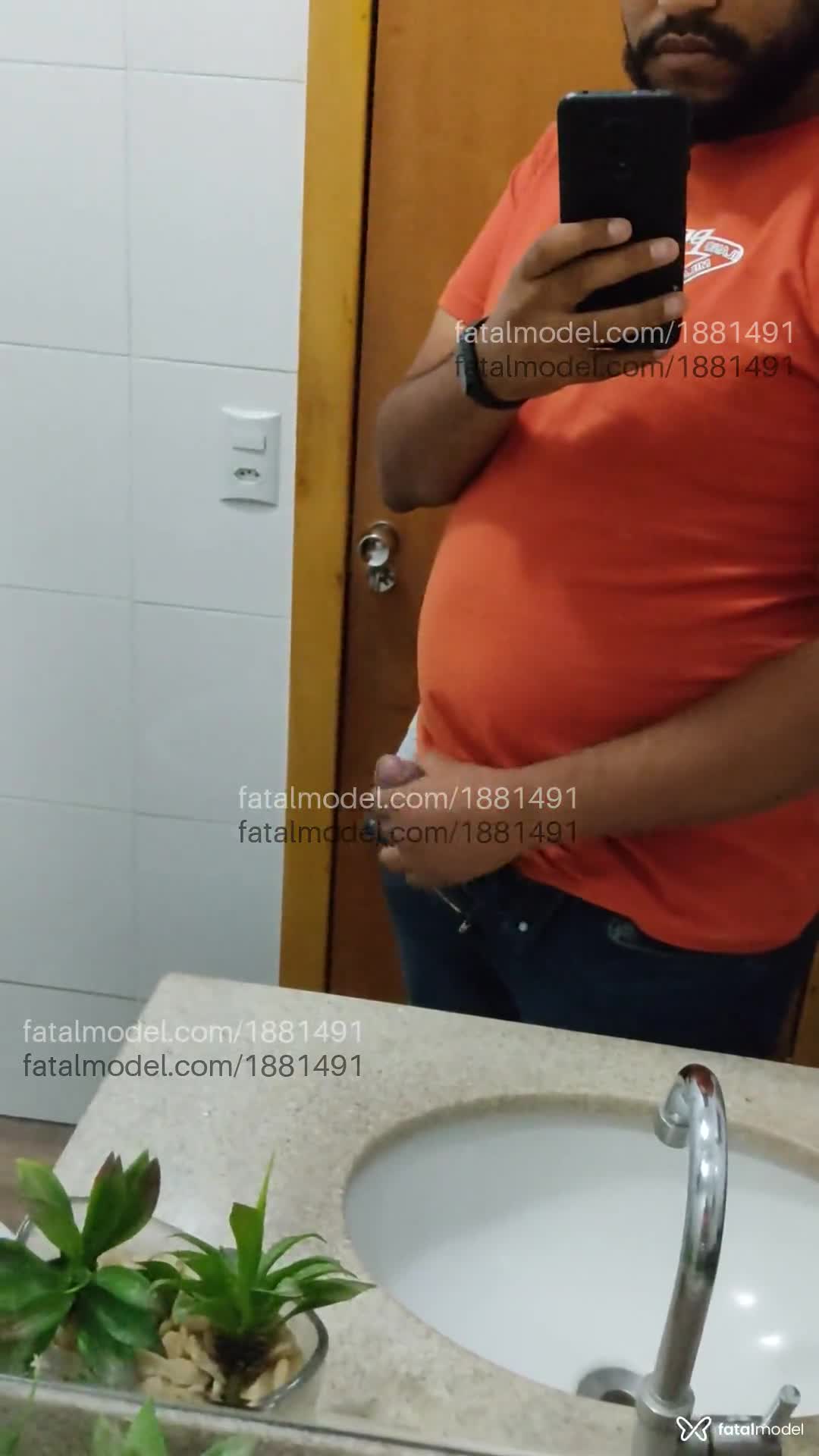Acompanhante homem morena (o) de olhos castanhos em Goiânia - Black Bear