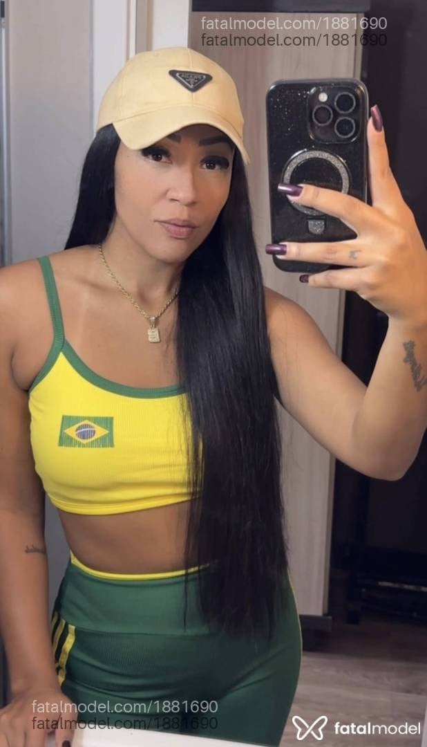Acompanhante mulher morena (o) de olhos castanhos em Registro - Vivi Lopes