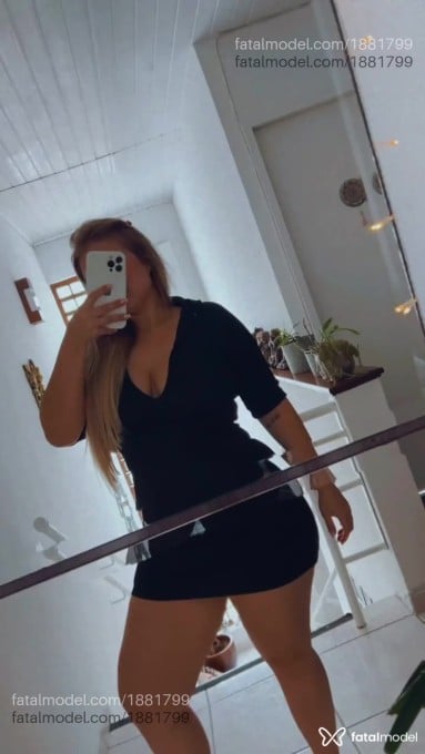 Acompanhante mulher loira (o) de olhos azuis em Porto Alegre - Sol Novaes