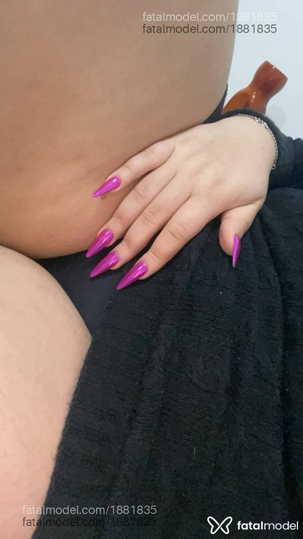Acompanhante mulher loira (o) de olhos mel - Bárbara Evans