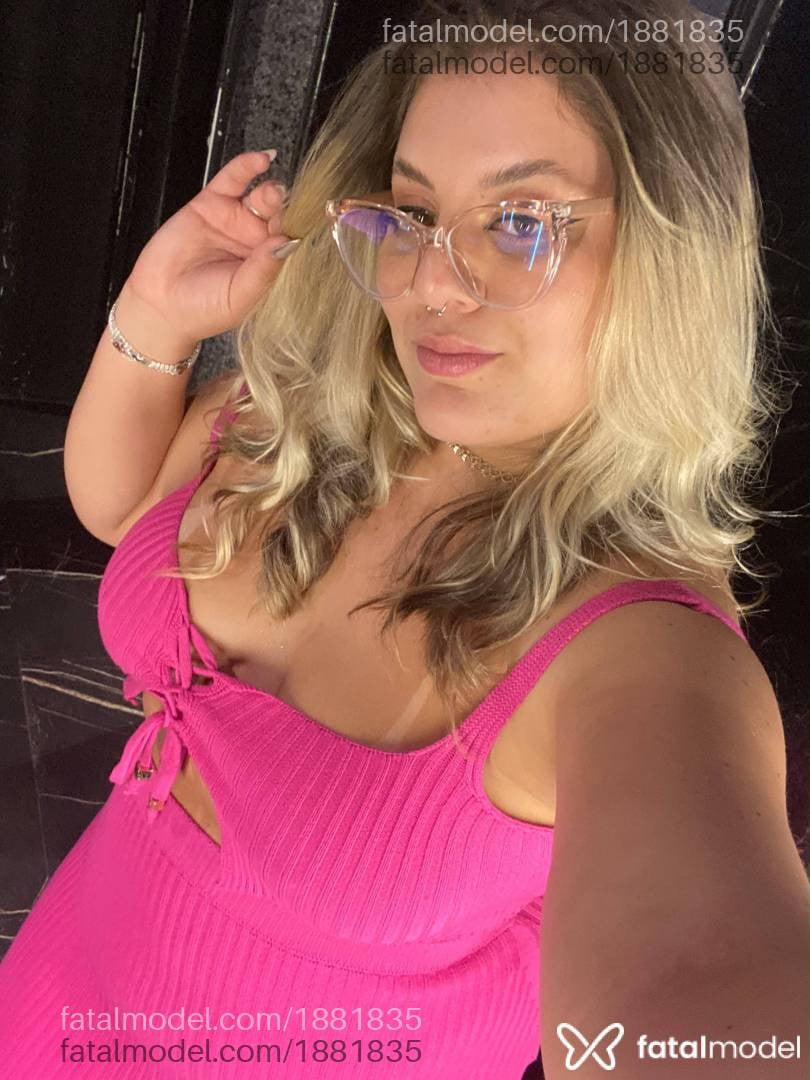 Acompanhante mulher loira (o) de olhos mel - Bárbara Evans