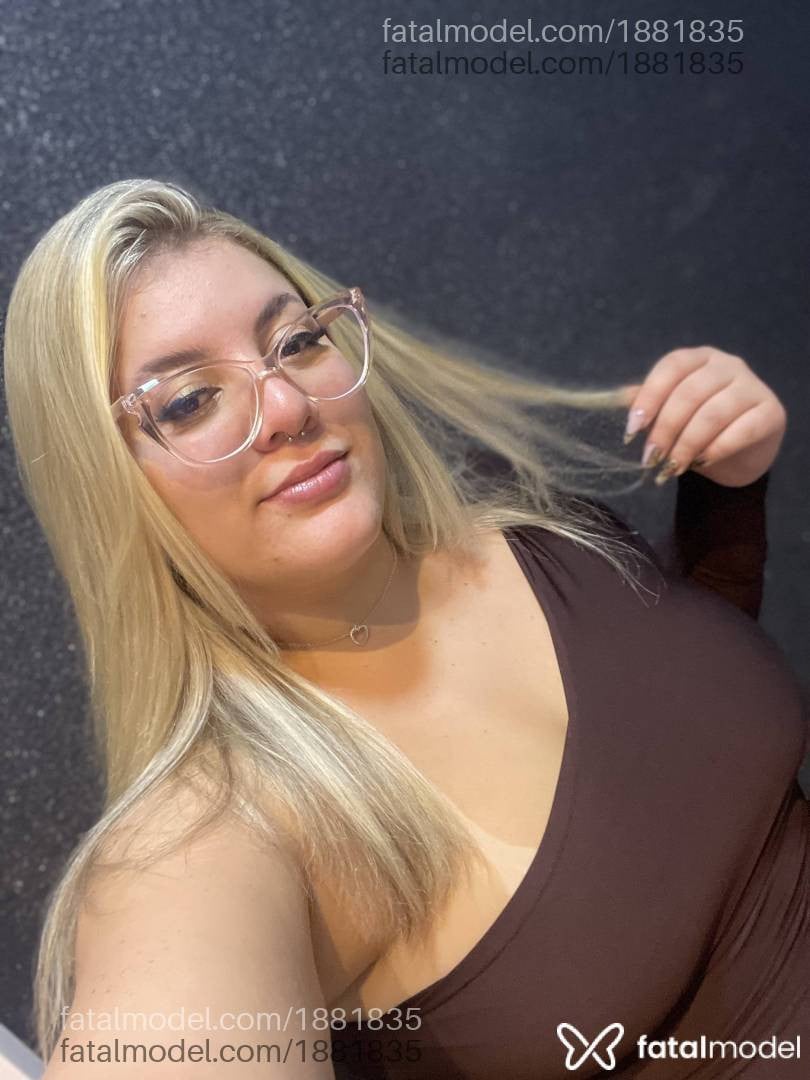 Acompanhante mulher loira (o) de olhos mel - Bárbara Evans