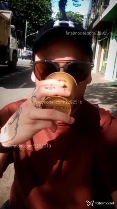 Acompanhante homem morena (o) de olhos verdes em São Paulo Acompanhante homem morena (o) de olhos verdes em São Paulo - Gustavo Mesquita