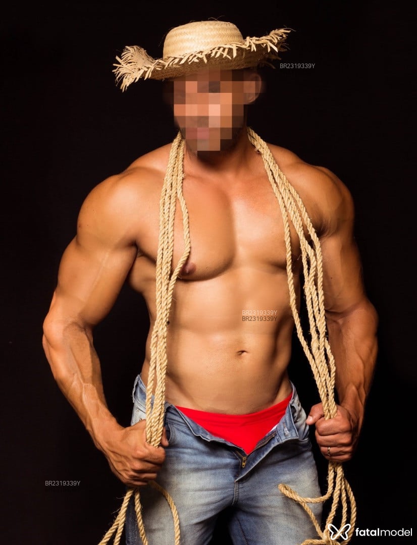Acompanhante homem com cabelo castanho de olhos pretos em Recife - Kadu Ferrari