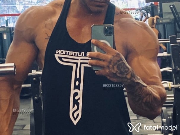 Acompanhante homem com cabelo castanho de olhos pretos em Recife - Kadu Ferrari