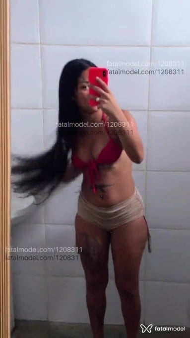 Acompanhante mulher morena (o) de olhos pretos - Jheny Acompanhante mulher morena (o) de olhos pretos - Jheny