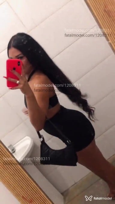 Acompanhante mulher morena (o) de olhos pretos - Jheny Acompanhante mulher morena (o) de olhos pretos - Jheny
