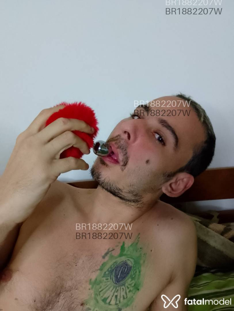 Acompanhante homem com cabelo castanho de olhos castanhos em Virtual - Eduardo