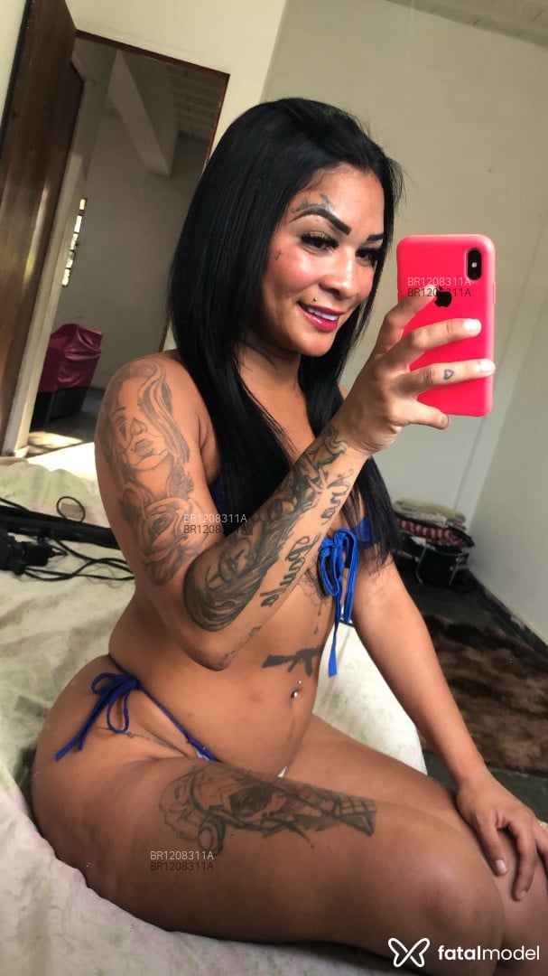 Acompanhante mulher morena (o) de olhos pretos - Jheny Acompanhante mulher morena (o) de olhos pretos - Jheny