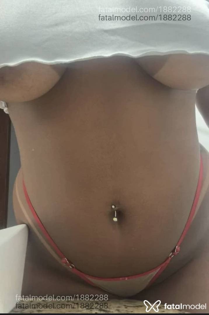 Acompanhante mulher morena (o) de olhos castanhos - Samira