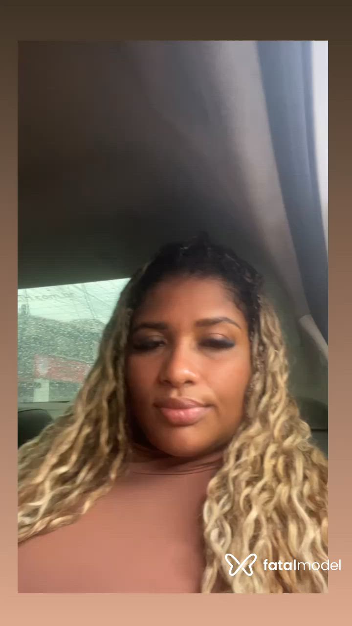Acompanhante mulher morena (o) de olhos castanhos - Samira