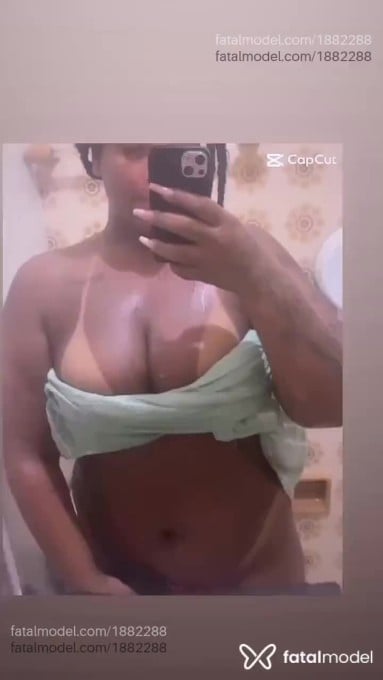 Acompanhante mulher morena (o) de olhos castanhos - Samira