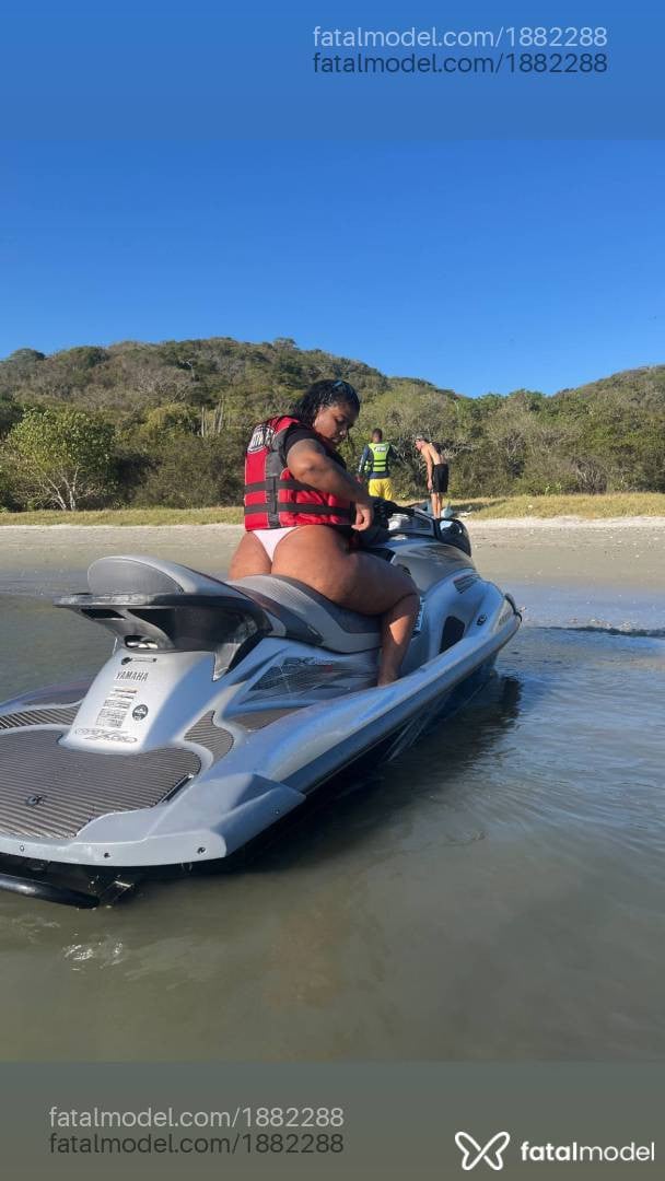 Acompanhante mulher morena (o) de olhos castanhos - Samira