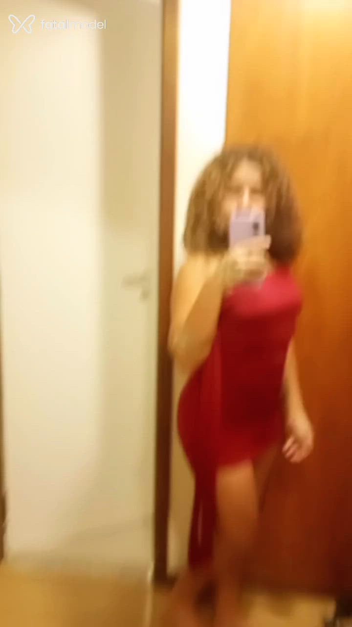 Acompanhante mulher loira (o) de olhos castanhos - Yunea Domme