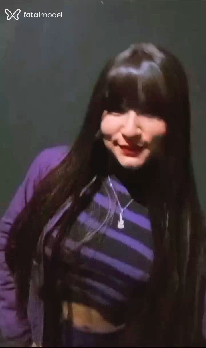 Acompanhante mulher loira (o) de olhos castanhos - Yunea Domme