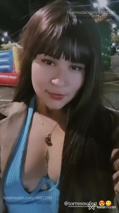 Acompanhante mulher loira (o) de olhos castanhos em Uberlândia - Yunea