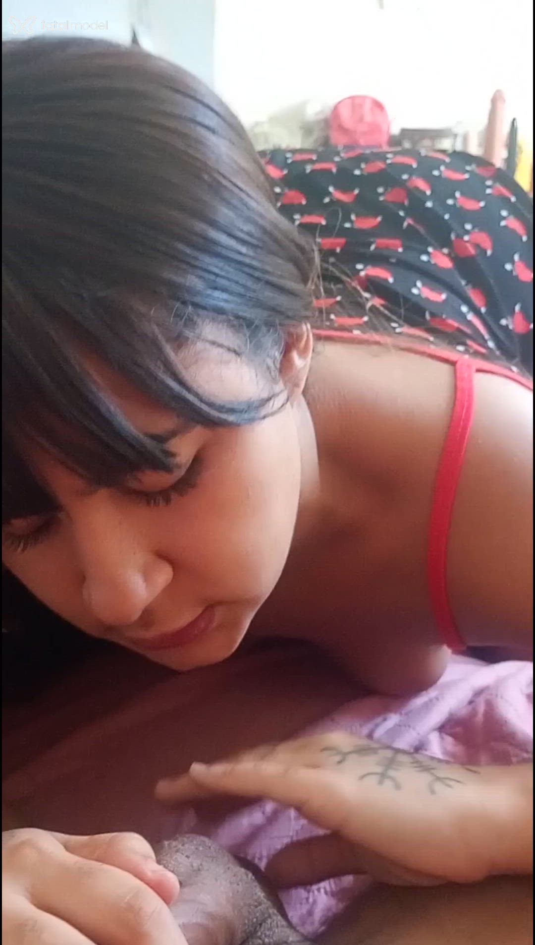 Acompanhante mulher loira (o) de olhos castanhos - Yunea Domme