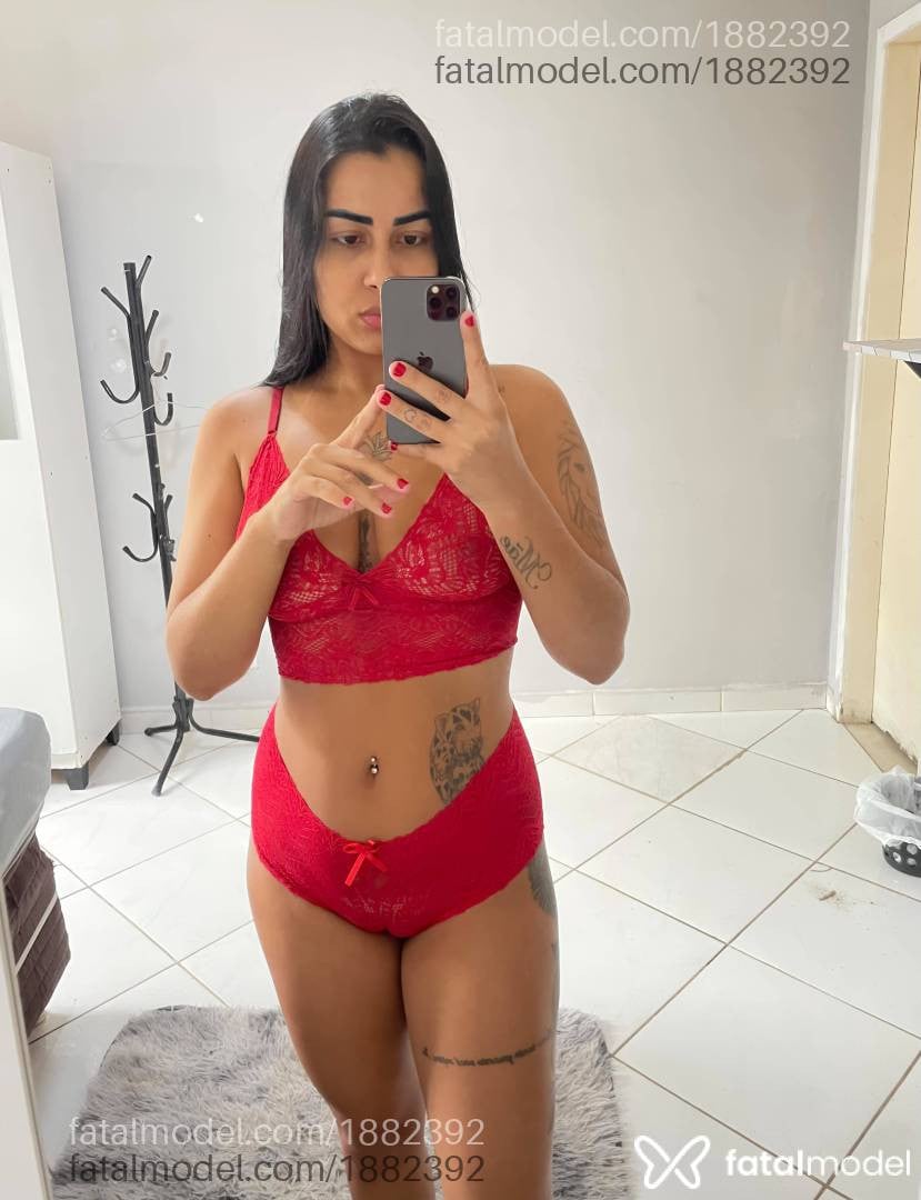 Acompanhante mulher morena (o) de olhos pretos - Sofia