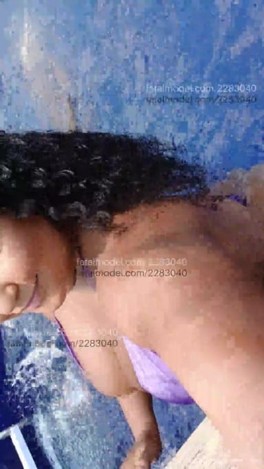 Acompanhante mulher morena (o) de olhos mel em Virtual Acompanhante mulher morena (o) de olhos mel em Virtual - Luisa