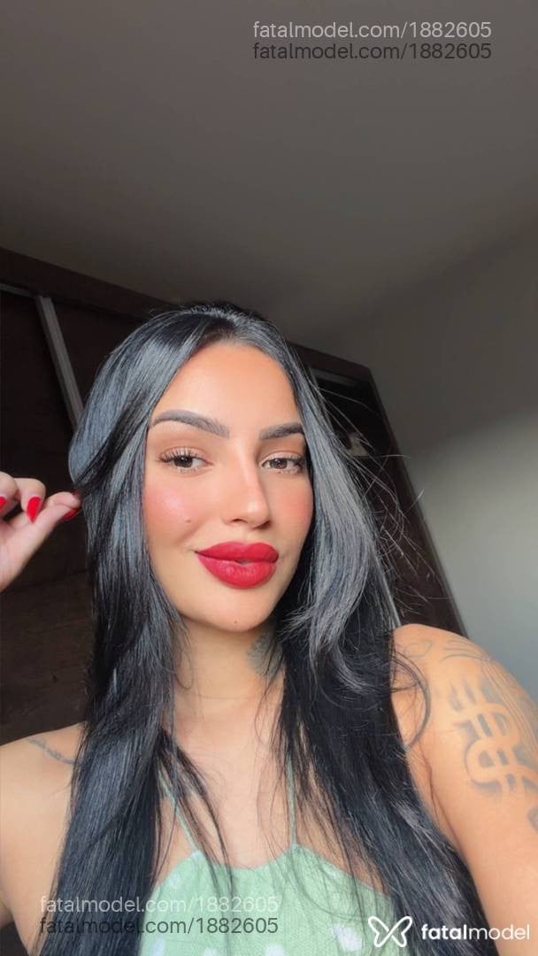 Acompanhante mulher com cabelo castanho de olhos pretos - Nataly