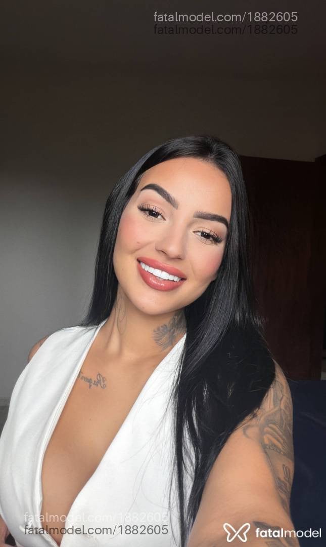 Acompanhante mulher com cabelo castanho de olhos pretos - Nataly
