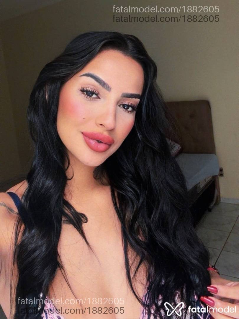 Acompanhante mulher com cabelo castanho de olhos pretos - Nataly