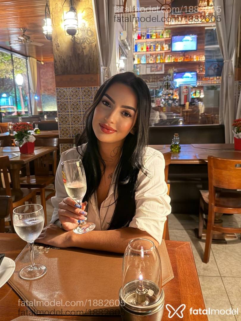 Acompanhante mulher com cabelo castanho de olhos pretos em Birigui - Nataly