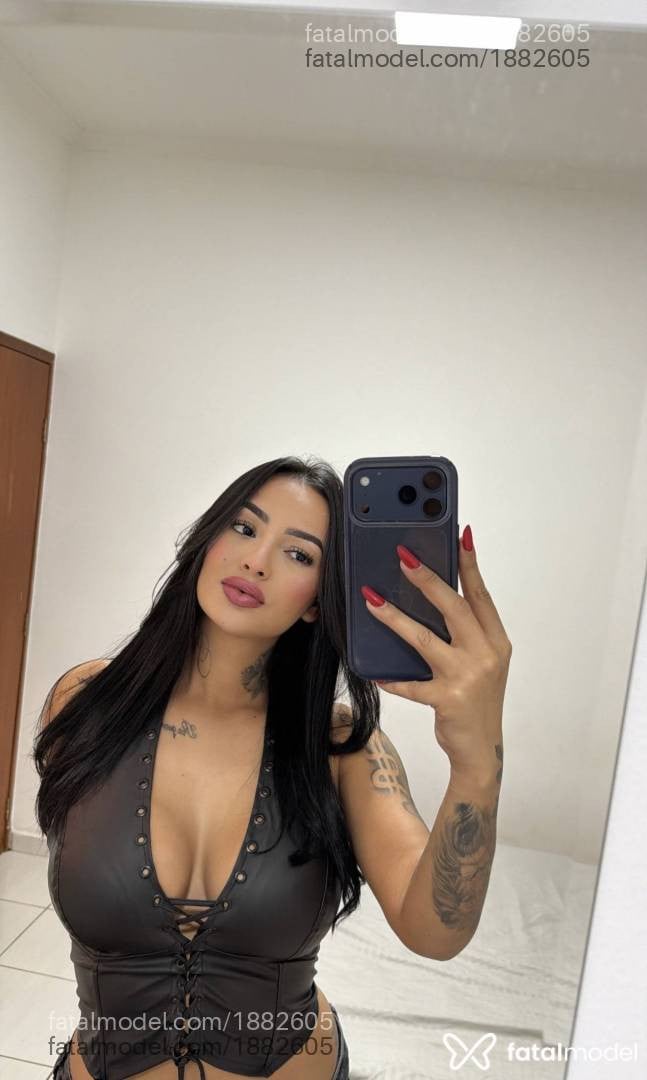 Acompanhante mulher com cabelo castanho de olhos pretos - Nataly