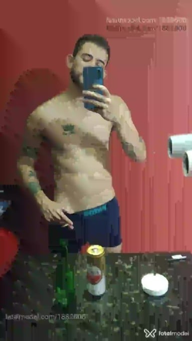 Acompanhante homem com cabelo grisalho de olhos castanhos em Londrina Acompanhante homem com cabelo grisalho de olhos castanhos em Londrina - Robert Grande