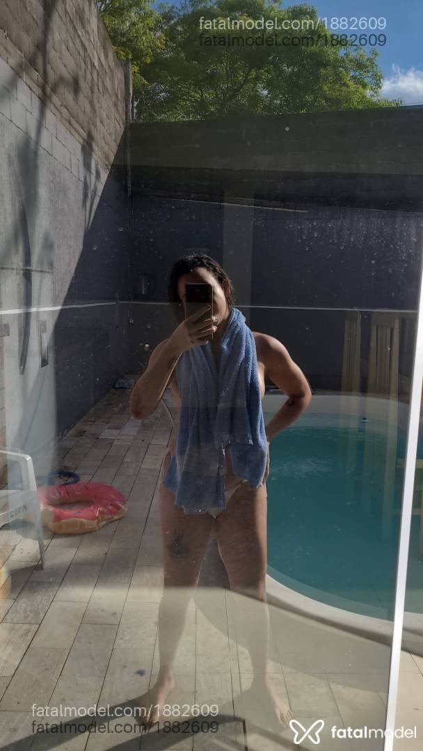 Acompanhante mulher com cabelo castanho de olhos verdes - Gisele Machado