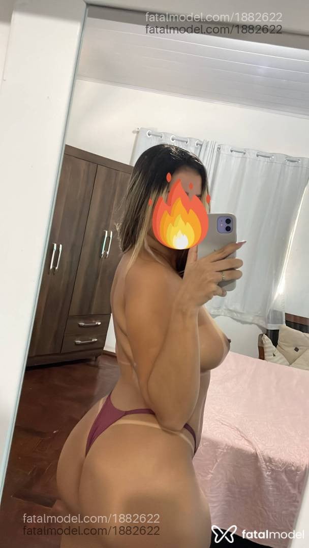 Acompanhante mulher loira (o) de olhos castanhos - Jully Santiago