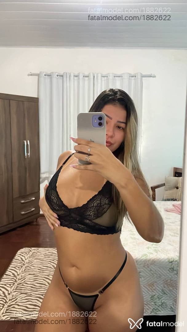 Acompanhante mulher loira (o) de olhos castanhos - Jully Santiago