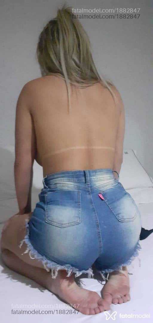 Acompanhante mulher loira (o) de olhos castanhos - Leticia Martinelli