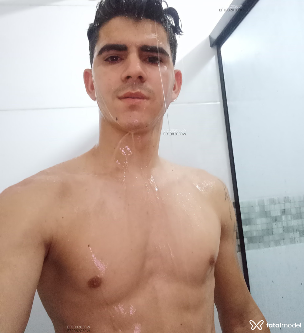 Acompanhante homem com cabelo castanho de olhos pretos em Armação dos Búzios - Heytor