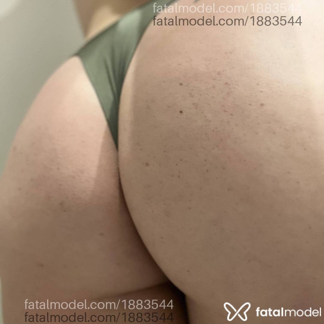 Acompanhante mulher loira (o) de olhos castanhos - Paola Silva