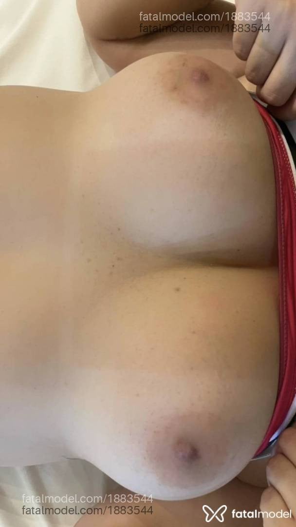 Acompanhante mulher loira (o) de olhos castanhos - Paola Silva