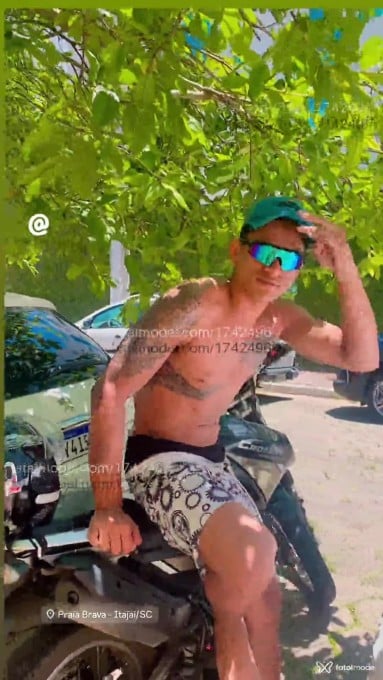 Acompanhante homem morena (o) de olhos pretos em Joinville Acompanhante homem morena (o) de olhos pretos em Joinville - Max Mou