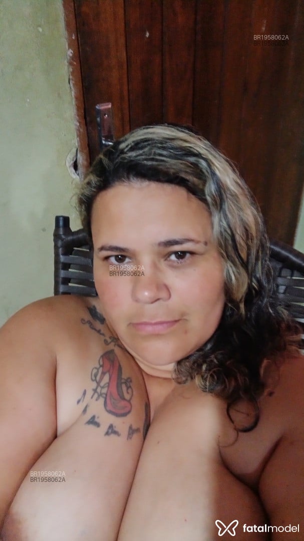 Acompanhante mulher loira (o) de olhos castanhos em Bagé - Beatriz